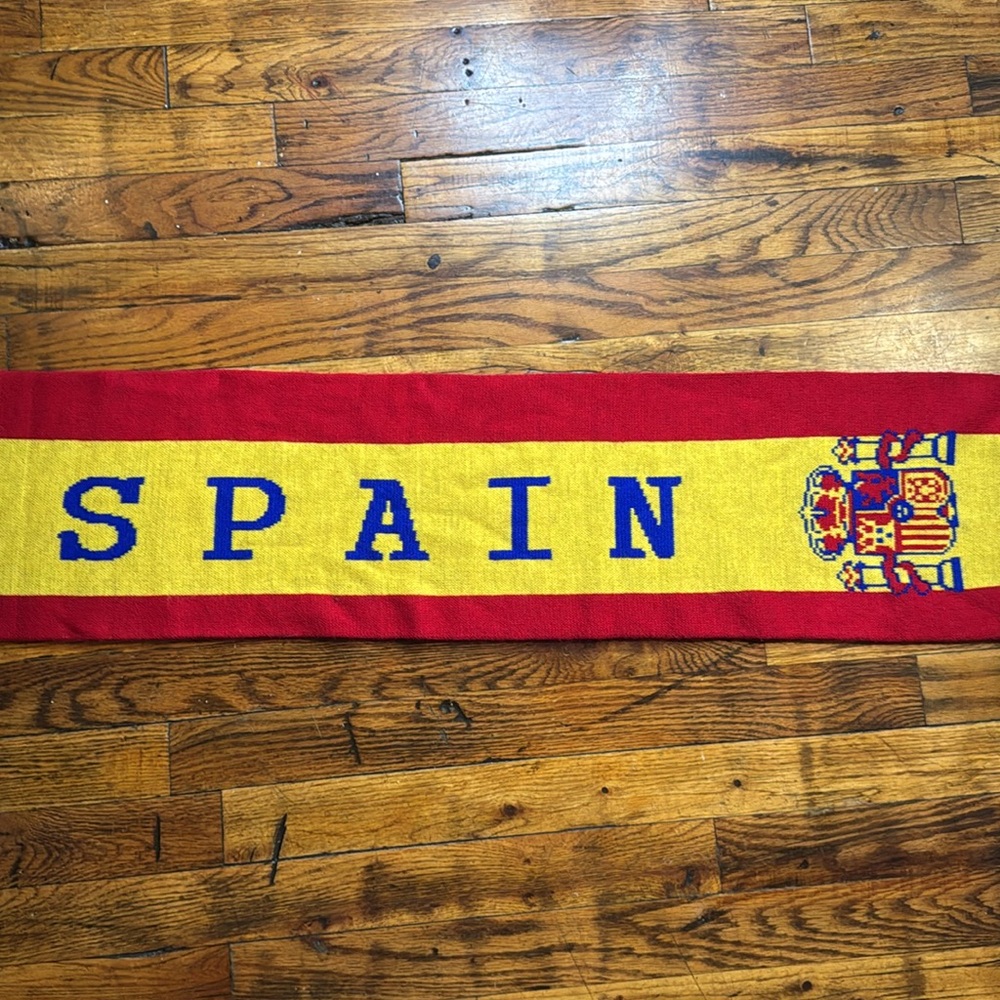 Spain Knit Soccer Fan Scarf - Picture 11 of 11